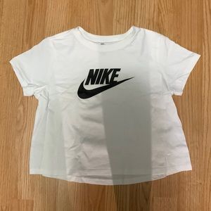 nike cropped top